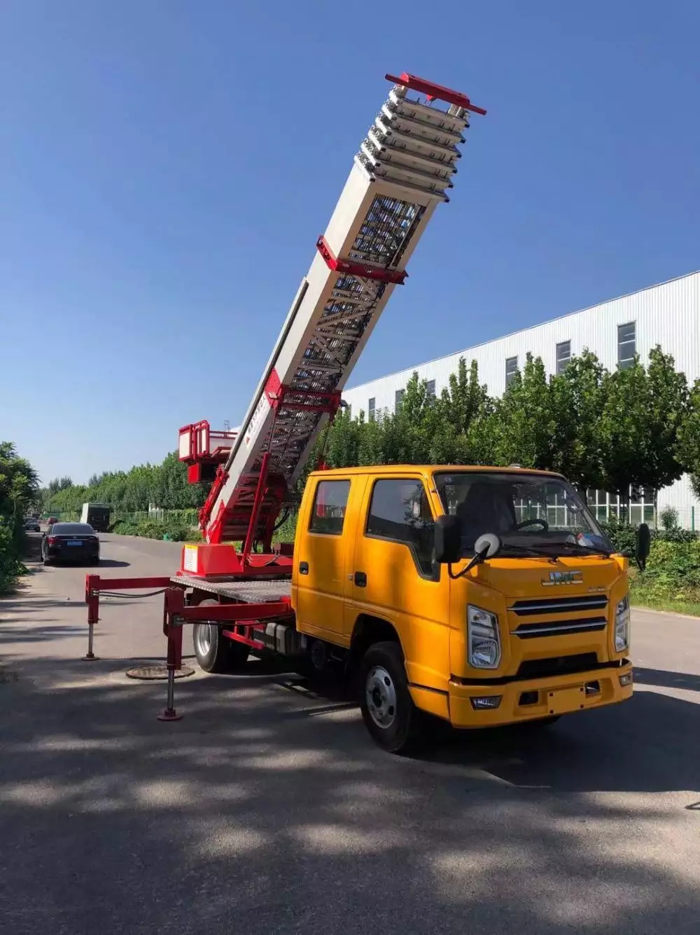 茅箭附近的云梯车出租服务：轻松解决高空作业需求